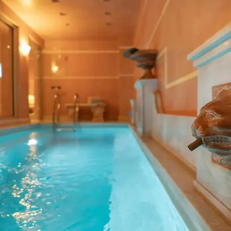 Unique With Indoor Pool & Attic Homestay