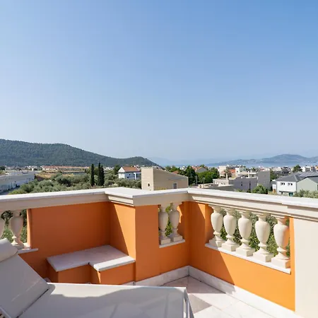 Privat bolig Unique With Indoor Pool & Attic Alli Meria