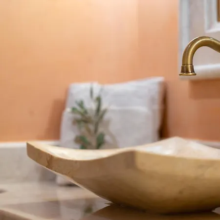 Unique With Indoor Pool & Attic Homestay *